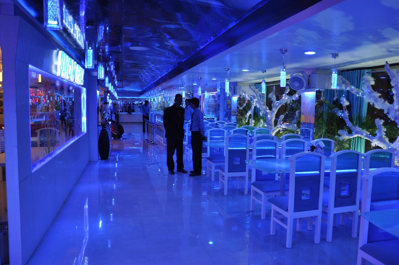 Hotel The Uday Regency Kota  Exteriör bild